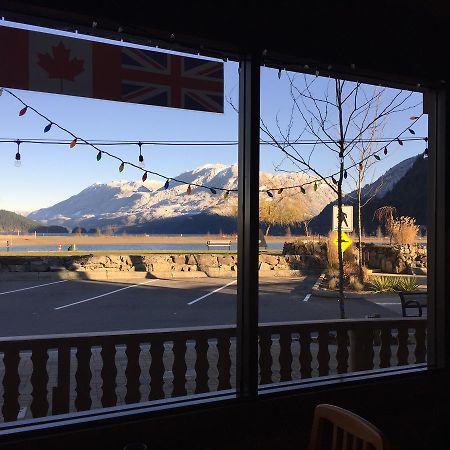 Spring Villa Hotel Harrison Hot Springs Eksteriør billede
