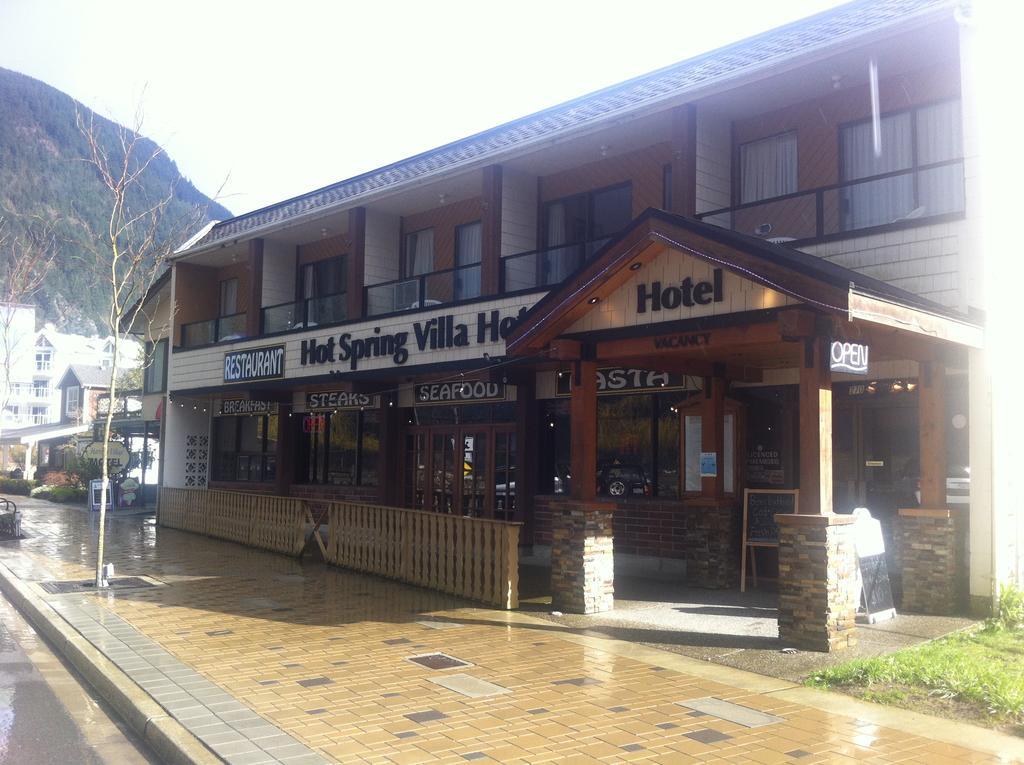 Spring Villa Hotel Harrison Hot Springs Eksteriør billede