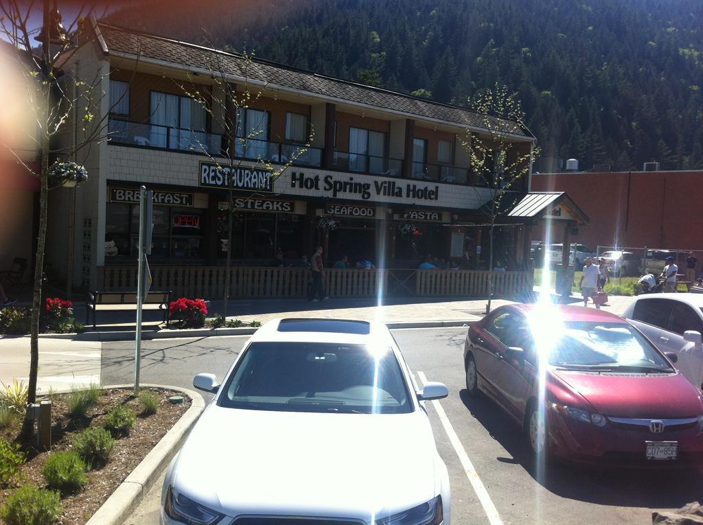 Spring Villa Hotel Harrison Hot Springs Eksteriør billede