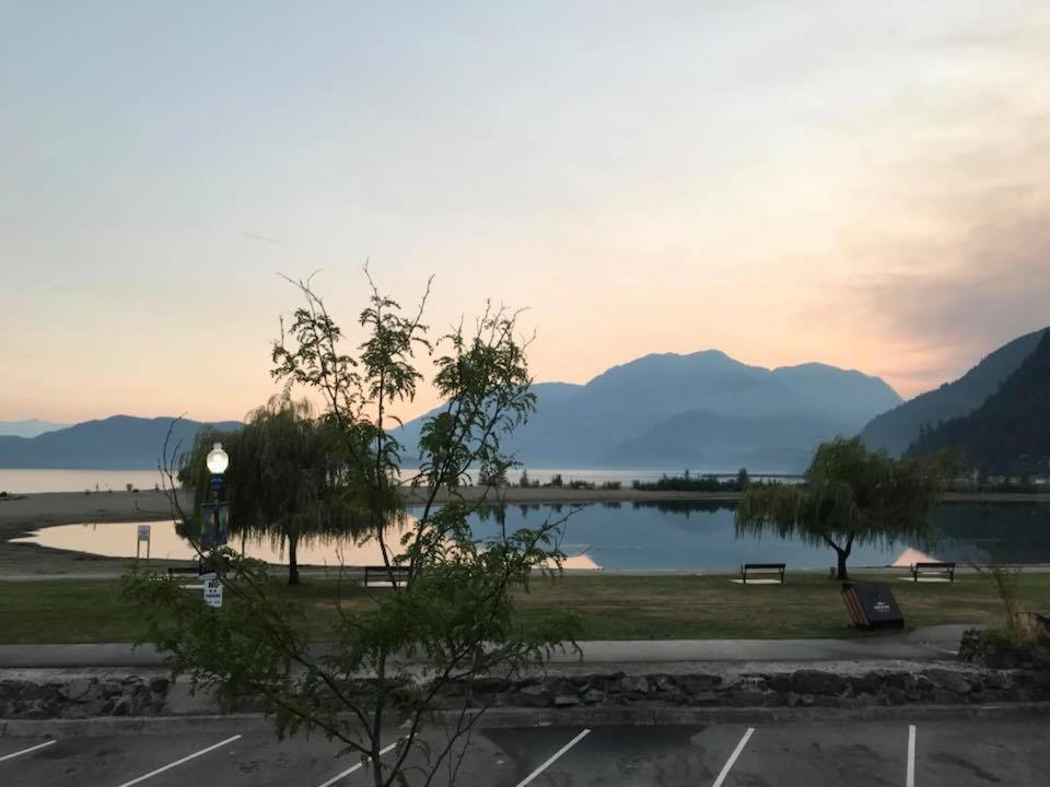 Spring Villa Hotel Harrison Hot Springs Eksteriør billede