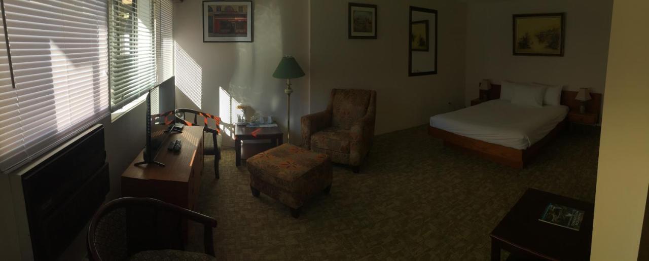 Spring Villa Hotel Harrison Hot Springs Eksteriør billede